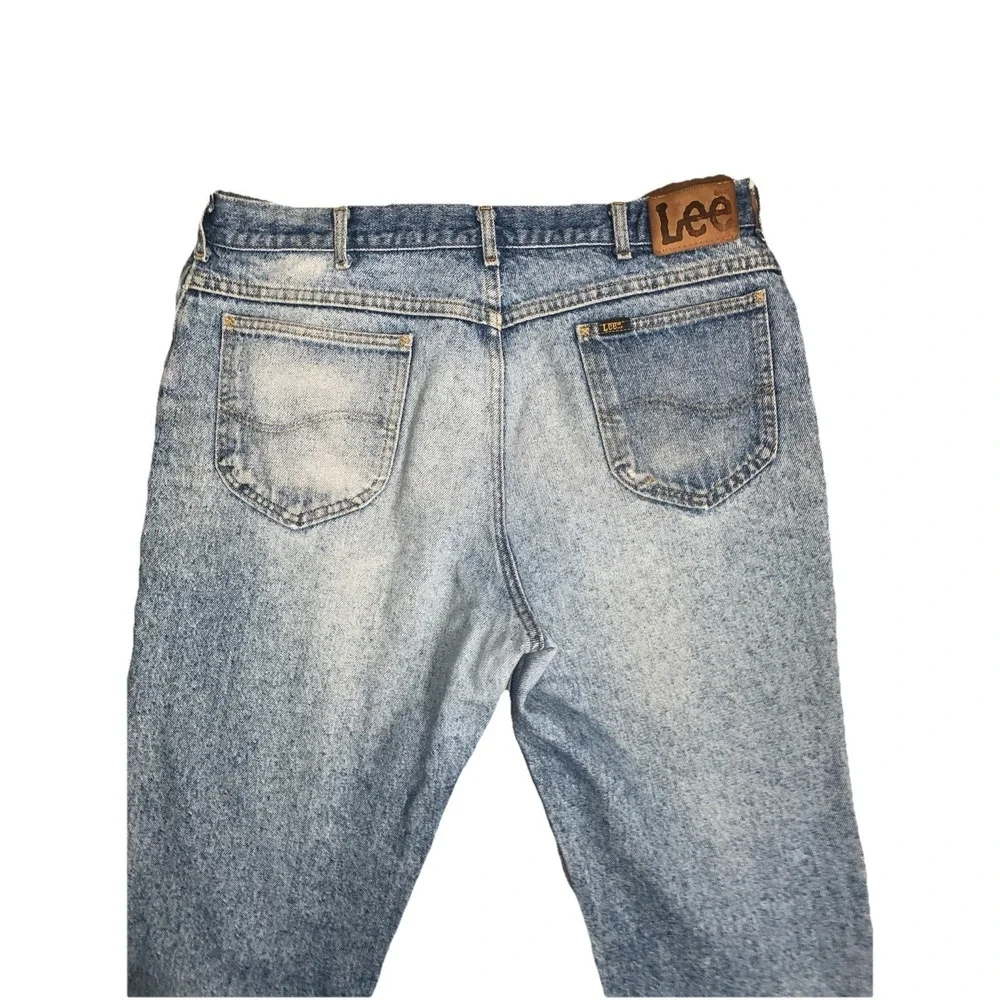 Vintage Lee Mens Straight Leg Jeans Medium Wash Made in USA 38x32 (30.5
